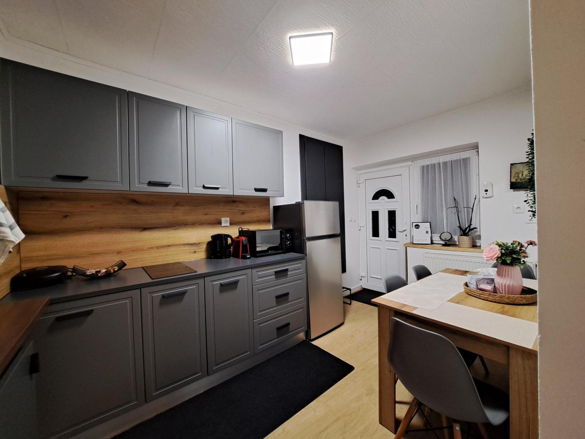 Studio With Free Parking In The Center - Deliamo 3 Sybin Zewnętrze zdjęcie
